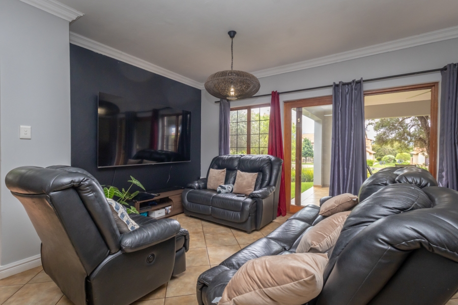 3 Bedroom Property for Sale in The Coves North West